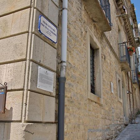 Domus Aurea Bed & Breakfast Montalbano Elicona Bagian luar foto