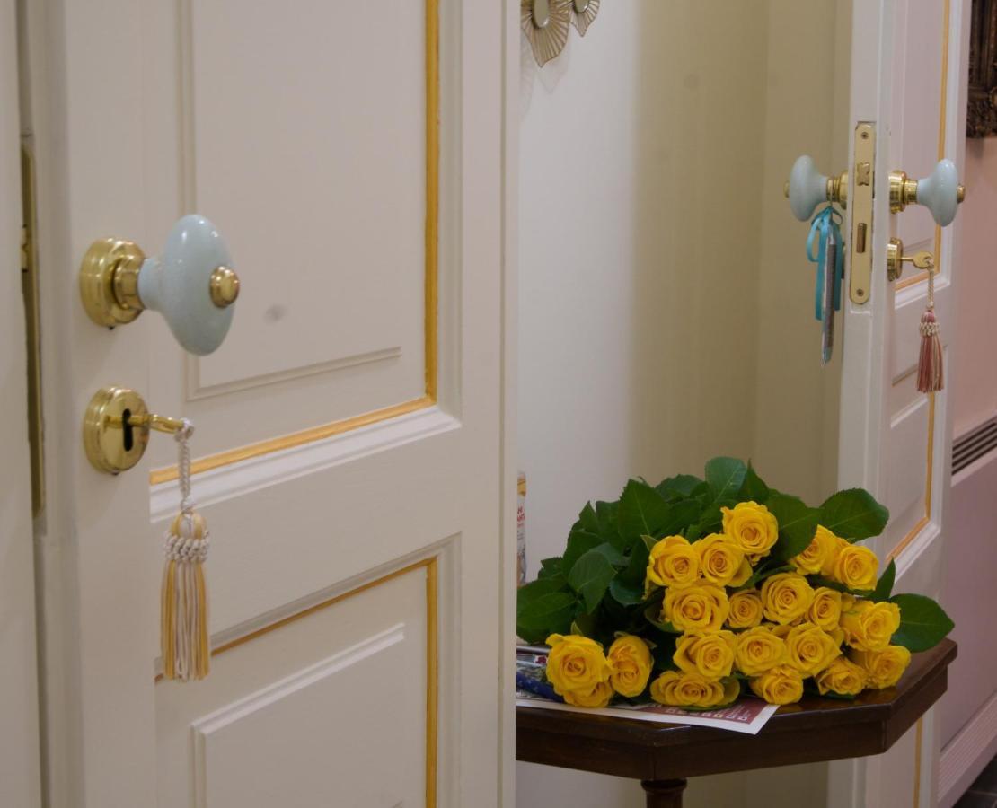 Domus Aurea Bed & Breakfast Montalbano Elicona Bagian luar foto