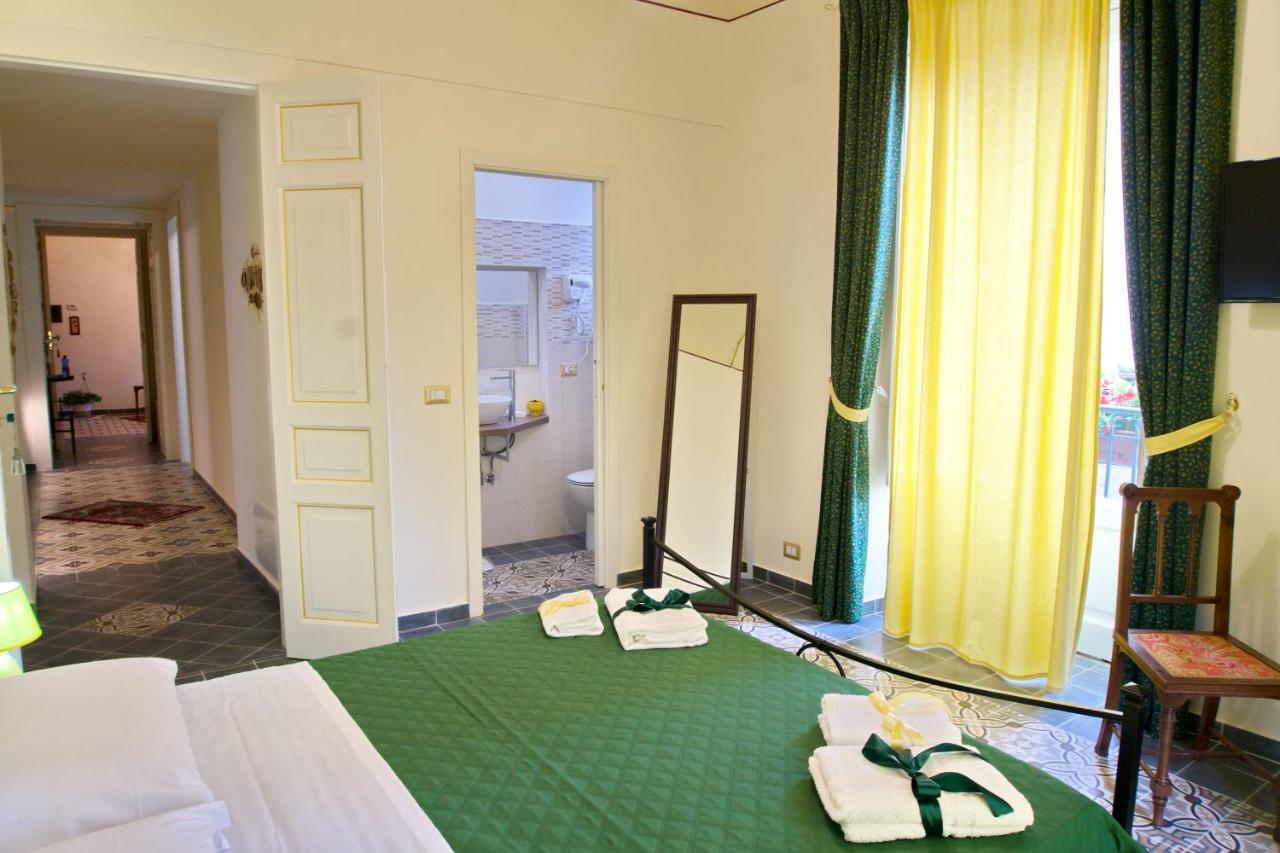 Domus Aurea Bed & Breakfast Montalbano Elicona Bagian luar foto