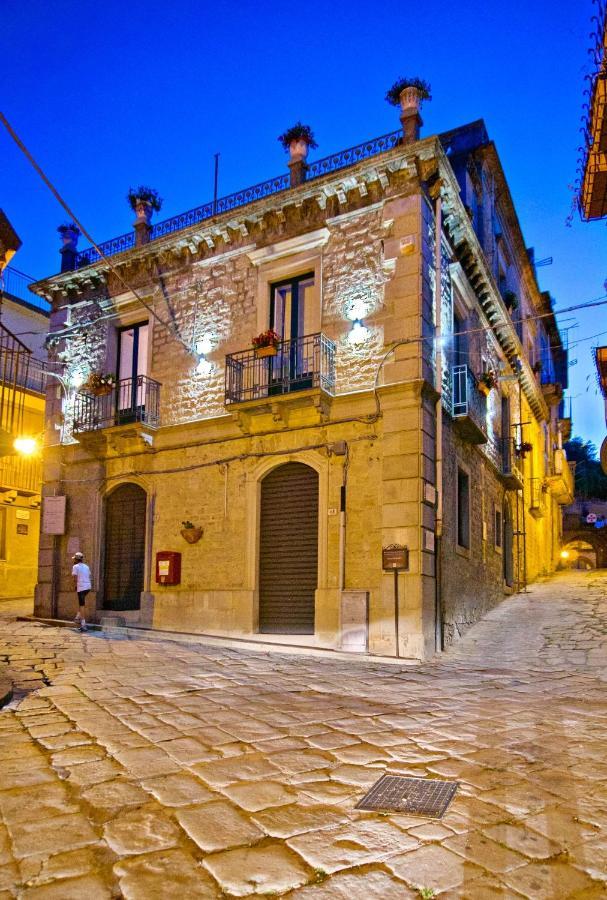 Domus Aurea Bed & Breakfast Montalbano Elicona Bagian luar foto