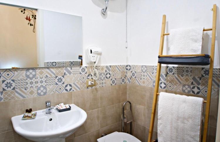 Domus Aurea Bed & Breakfast Montalbano Elicona Bagian luar foto