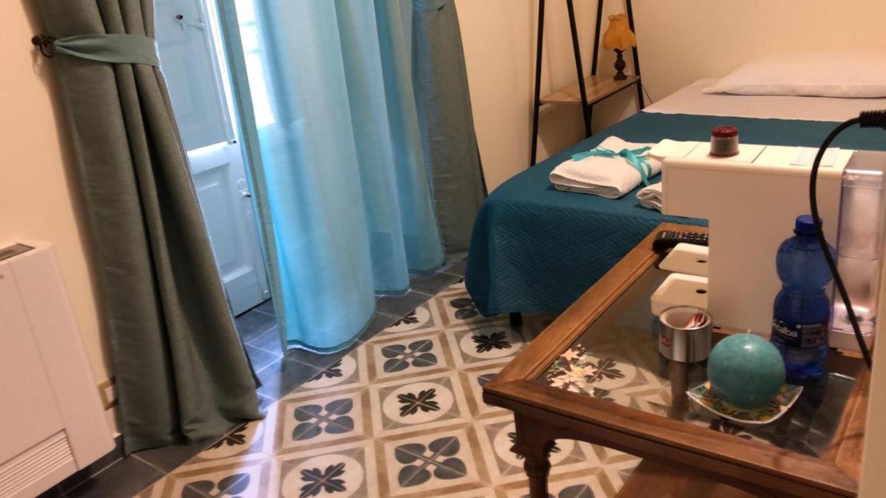Domus Aurea Bed & Breakfast Montalbano Elicona Bagian luar foto