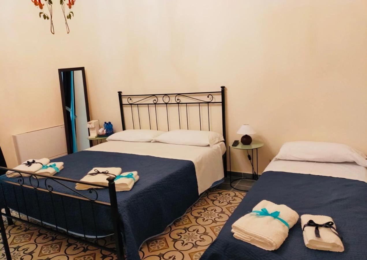Domus Aurea Bed & Breakfast Montalbano Elicona Bagian luar foto